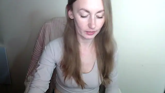 Snapshot of LiaSeass_ chatting on 8, 5, 2026 LiaSeass online show from 8, 5, 2026