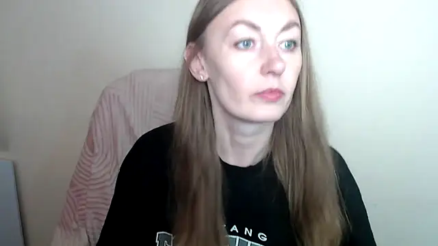 Snapshot of LiaSeass_ chatting on 10, 5, 2026 LiaSeass online show from 10, 5, 2026