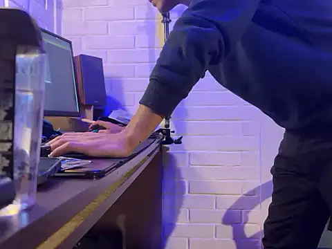 Nya Velvet online show from 13, 12, 2025