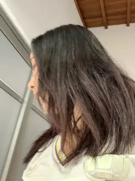 Snapshot of Lunara_Vall chatting on 3, 7, 2026 Lunara Vall online show from 3, 7, 2026