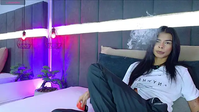 luna blannco online show from 19, 12, 2025