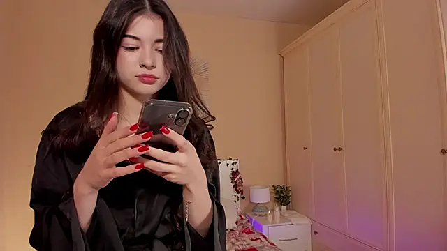 Snapshot of LisaColee chatting on 9, 1, 2026 LisaColee online show from 9, 1, 2026