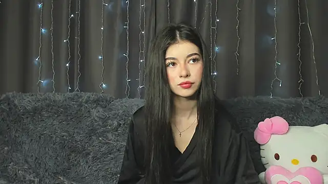 Snapshot of LisaColee chatting on 15, 6, 2026 LisaColee online show from 15, 6, 2026
