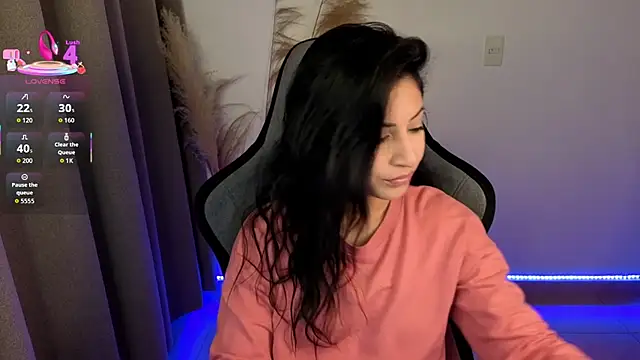 Snapshot of chloebum_ chatting on 13, 5, 2026 chloebum online show from 13, 5, 2026