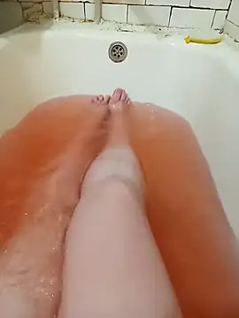 swett girll online show from 13, 4, 2026