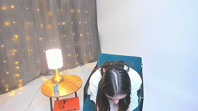 Snapshot of YvonneRobes chatting on 20, 12, 2025 YvonneRobes online show from 20, 12, 2025