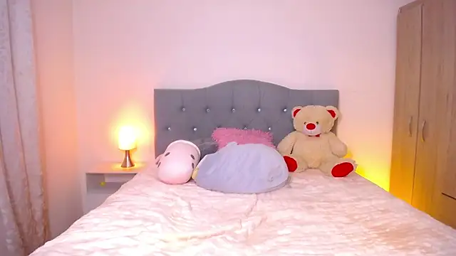 Kitten Riot online show from 24, 2, 2026