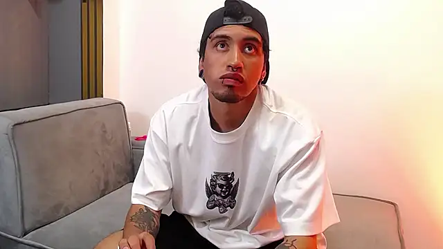 Snapshot of ChrisLyonss chatting on 15, 12, 2025 ChrisLyonss online show from 15, 12, 2025