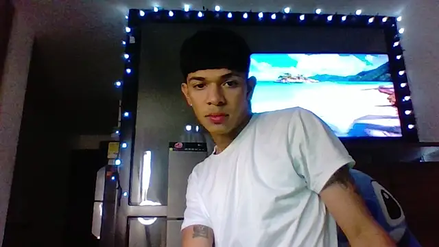 Snapshot of Glen_connor_11 chatting on 16, 12, 2025 Glen connor 11 online show from 16, 12, 2025