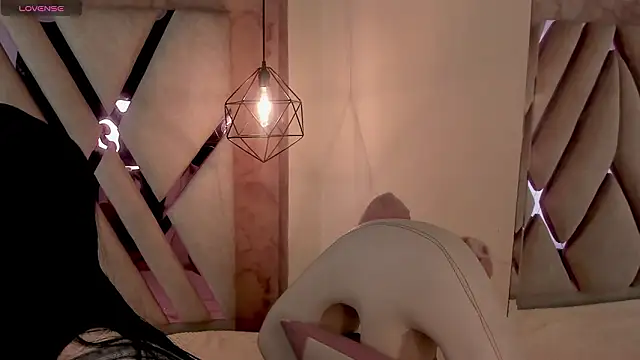 Lovely-martina online show from 4, 2, 2026