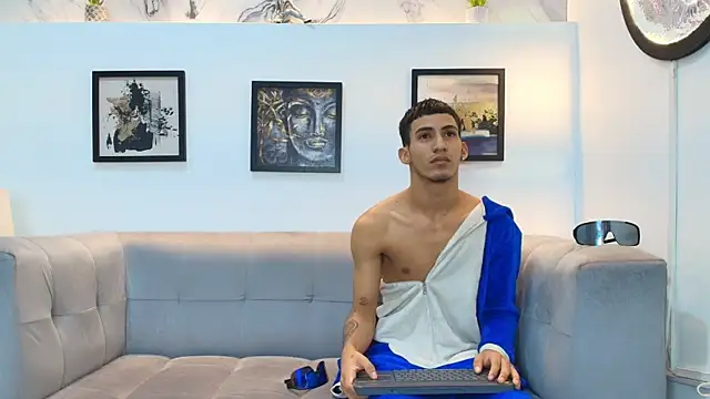 Snapshot of DIAMOND_BLACKS chatting on 7, 1, 2026 DIAMOND BLACKS online show from 7, 1, 2026