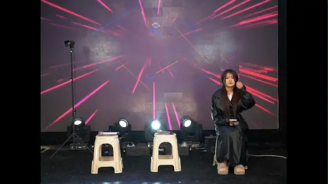 Snapshot of Xiaomei668 chatting on 15, 12, 2025 Xiaomei668 online show from 15, 12, 2025