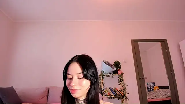 Snapshot of Crystal_zen chatting on 15, 12, 2025 Crystal zen online show from 15, 12, 2025