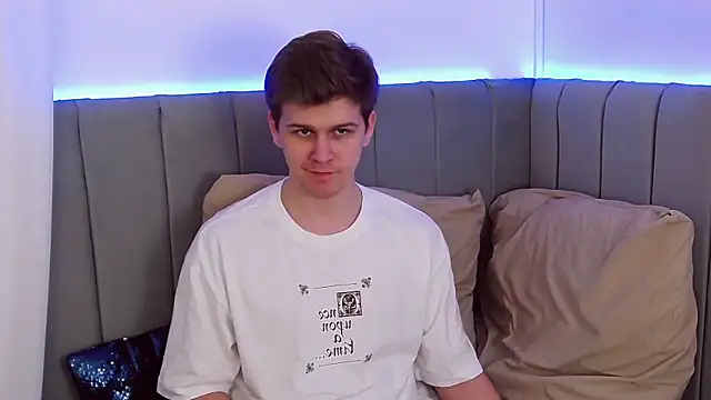 Snapshot of NickJohnas chatting on 19, 12, 2025 NickJohnas online show from 19, 12, 2025