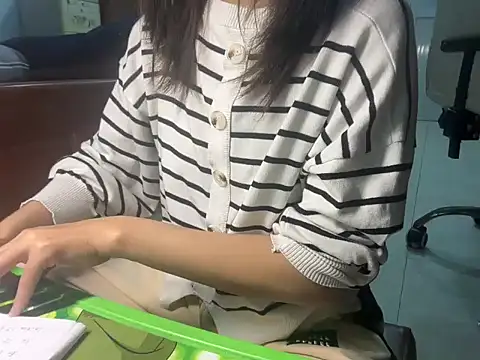 Snapshot of Chichi_86 chatting on 16, 12, 2025 Chichi 86 online show from 16, 12, 2025