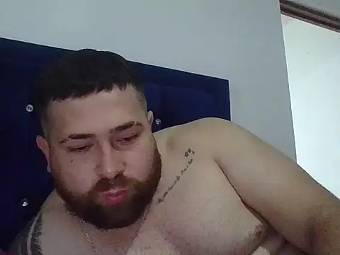 Snapshot of hammerwhite01 chatting on 16, 12, 2025 hammerwhite01 online show from 16, 12, 2025