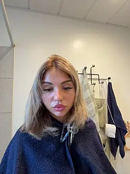 Snapshot of SilkyMira chatting on 16, 12, 2025 SilkyMira online show from 16, 12, 2025