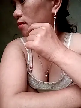 Snapshot of ngaytho004 chatting on 18, 4, 2026 ngaytho004 online show from 18, 4, 2026