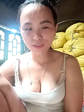 Snapshot of ngaytho004 chatting on 17, 5, 2026 ngaytho004 online show from 17, 5, 2026