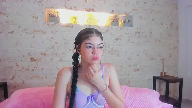 Snapshot of chloe_cortez chatting on 23, 5, 2026 chloe cortez online show from 23, 5, 2026