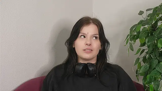 LesleyManire online show from 17, 12, 2025