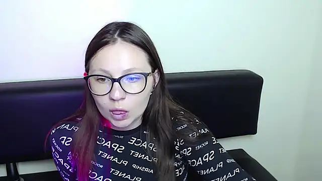Snapshot of LiliaErmi chatting on 10, 6, 2026 LiliaErmi online show from 10, 6, 2026