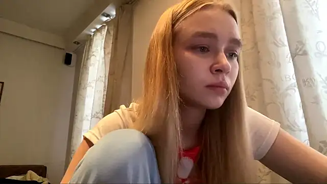 Snapshot of Leifuture chatting on 17, 4, 2026 Leifuture online show from 17, 4, 2026
