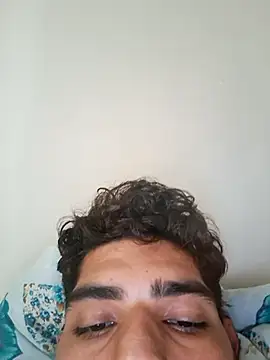 Snapshot of VienneseBoldness chatting on 17, 12, 2025 VienneseBoldness online show from 17, 12, 2025