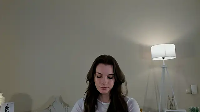 Snapshot of VivienReza chatting on 18, 12, 2025 VivienReza online show from 18, 12, 2025