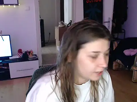 Snapshot of AlienforTwenty chatting on 16, 12, 2025 AlienforTwenty online show from 16, 12, 2025