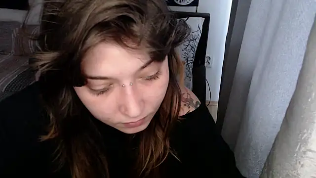 Snapshot of AlienforTwenty chatting on 13, 6, 2026 AlienforTwenty online show from 13, 6, 2026