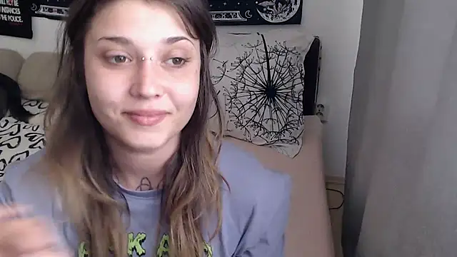 Snapshot of AlienforTwenty chatting on 9, 7, 2026 AlienforTwenty online show from 9, 7, 2026