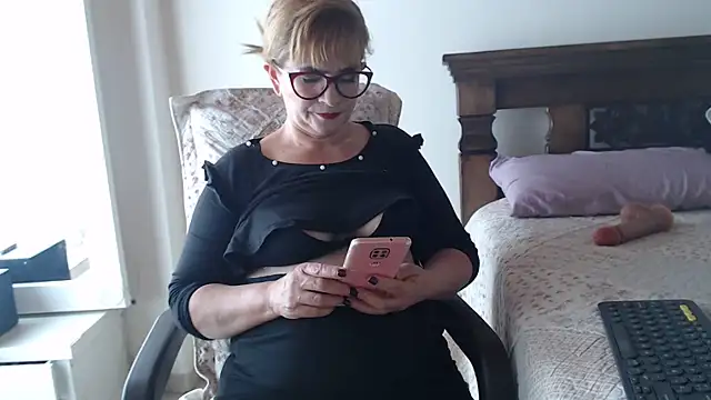 Snapshot of evelynsmithco chatting on 26, 5, 2026 evelynsmithco online show from 26, 5, 2026