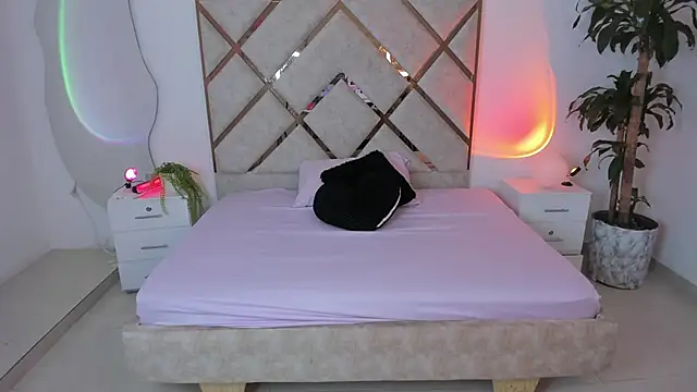 queenie staar online show from 8, 2, 2026