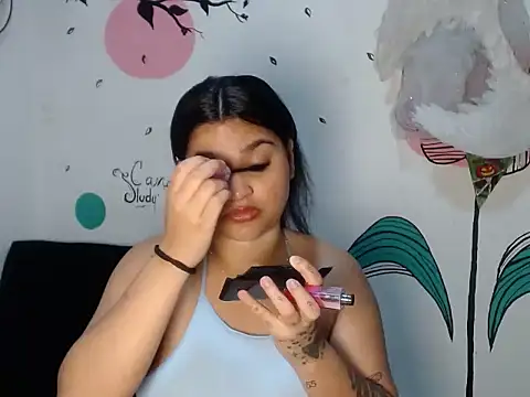 Snapshot of loveShae__ chatting on 14, 12, 2025 loveShae online show from 14, 12, 2025