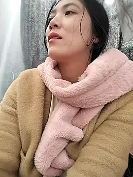 Snapshot of Maylyly_k2 chatting on 16, 12, 2025 Maylyly k2 online show from 16, 12, 2025