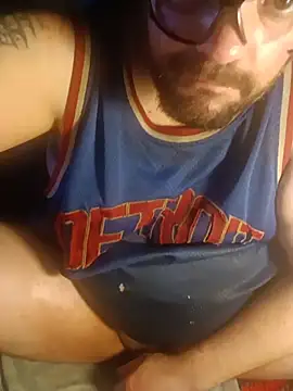 Snapshot of givr6inches chatting on 17, 5, 2026 givr6inches online show from 17, 5, 2026