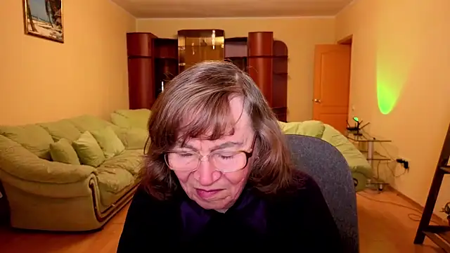 Snapshot of Betty_Bricks chatting on 16, 12, 2025 Betty Bricks online show from 16, 12, 2025