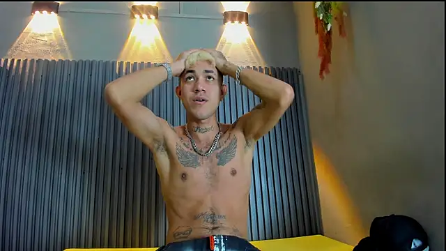 Snapshot of AYALA_TATTOO chatting on 17, 12, 2025 AYALA TATTOO online show from 17, 12, 2025