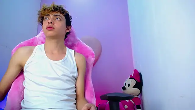 Snapshot of Franyerr_ chatting on 15, 12, 2025 Franyerr online show from 15, 12, 2025