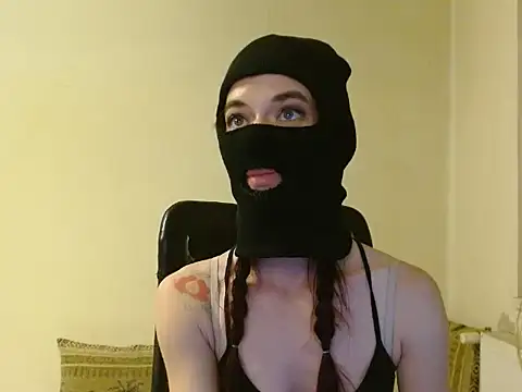 Snapshot of ntrlbdyy chatting on 16, 12, 2025 ntrlbdyy online show from 16, 12, 2025