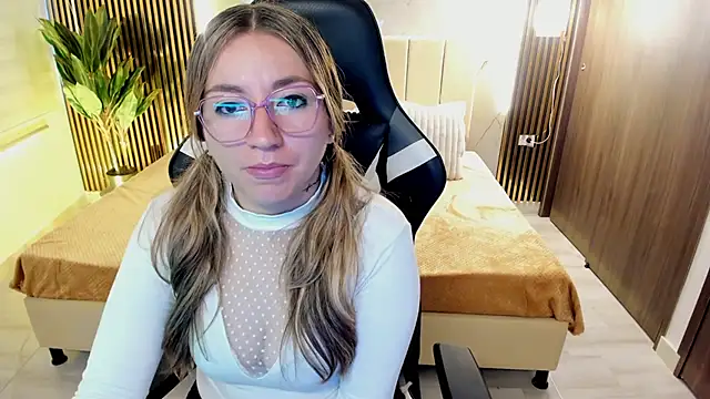 Snapshot of Violeta_Dream_ chatting on 15, 12, 2025 Violeta Dream online show from 15, 12, 2025