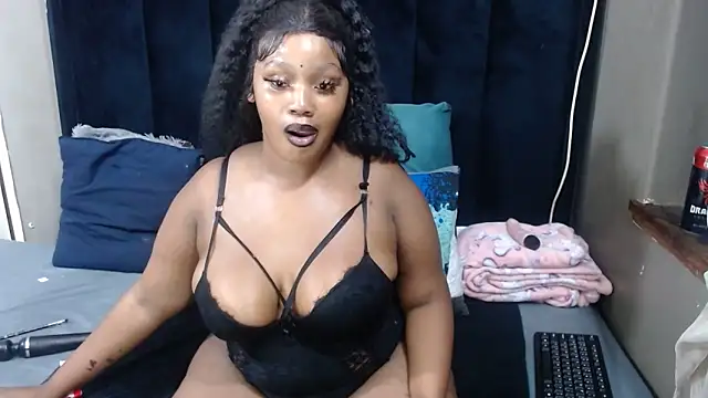 THICKBARBIE32 online show from 13, 5, 2026