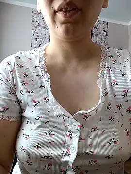 Emilyhomegirl1 online show from 24, 2, 2026