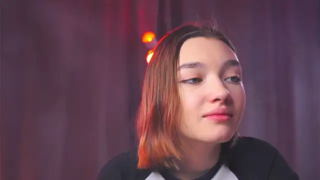 Leyla crsh online show from 11, 3, 2026