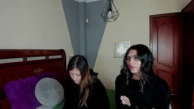 Briar y Blair online show from 19, 1, 2026