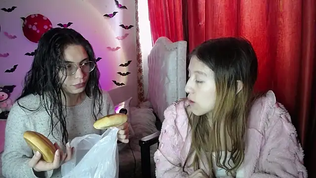 Briar y Blair online show from 10, 4, 2026