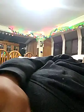 Snapshot of mikeeddy1517 chatting on 16, 12, 2025 mikeeddy1517 online show from 16, 12, 2025