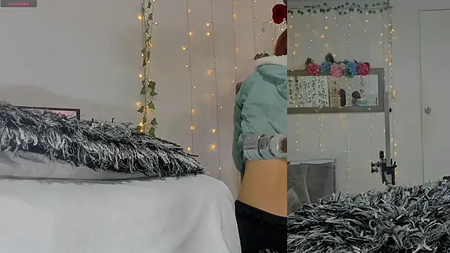 Sweet  Little   online show from 13, 1, 2026