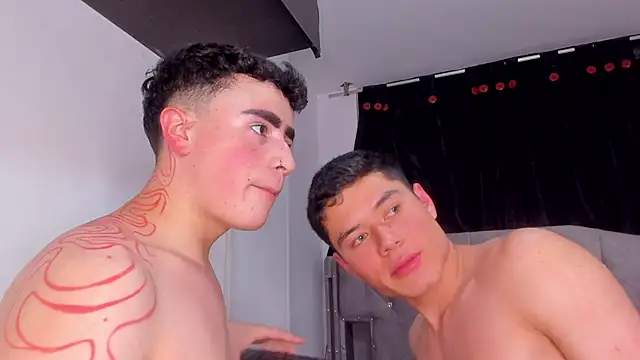 Snapshot of naughtysalomon__ chatting on 17, 12, 2025 naughtysalomon online show from 17, 12, 2025